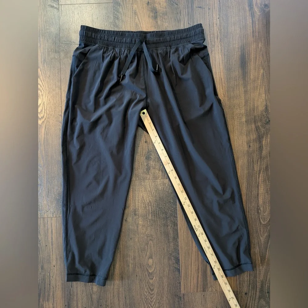 Lululemon Namaskar Crop Black Size 8